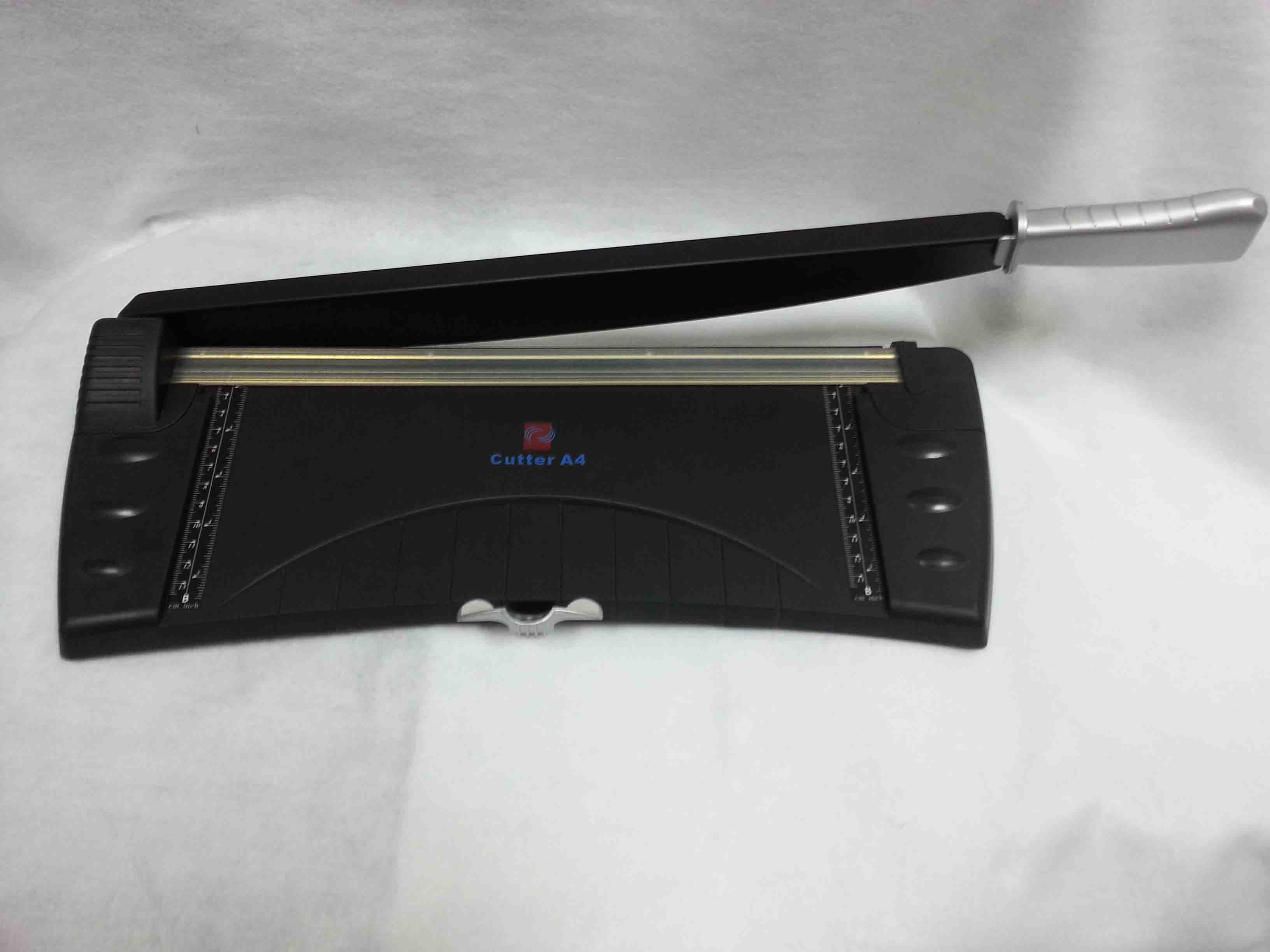 مقصات ورق(Paper cutter)
